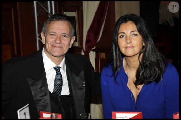 Francis Huster et Cristiana Reali lors d'un gala de charité pour la lutte contre le cancer le 14 novembre 2011 à Paris