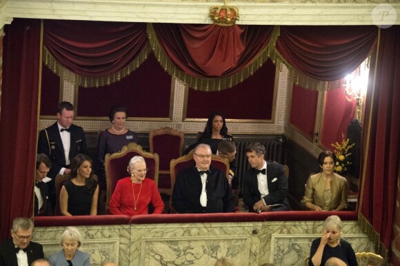 Joachim, Marie, Margrethe II, Henrik, Frederik et Mary de Danemark aux premières loges le 6 novembre 2012 au palais de Fredensborg pour le traditionnel concert annuel en l'honneur de la vie entrepreneuriale du pays.