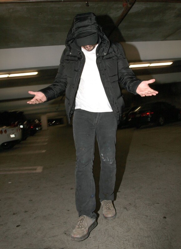 James Franco se cache à Los Angeles le 7 novembre 2012.