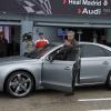 Jose Mourinho reçoit son Audi sur le circuit de Jarama à Madrid le 8 novembre 2012