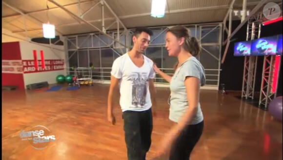 Sandrine Quétier apprend le rouli bouli avec Maxime dans Danse avec les Stars 3
