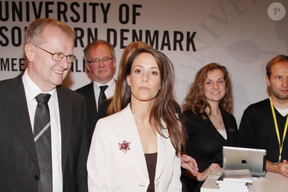 La princesse Marie de Danemark sur le stand de l'Université du Sud du Danemark (SDU), dont elle est marraine, le 15 novembre 2012 au salon étudiant Master and More à Hambourg.