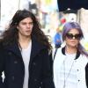 Kelly Osbourne et son petit ami Matthew Mosshart se promènent main dans la main dans les rues de West Hollywood, le 16 novembre 2012.