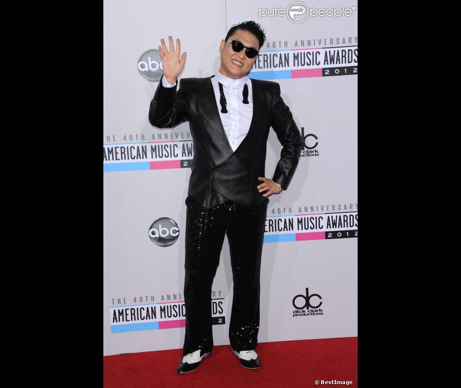 Psy à la cérémonie des American Music Awards à Los Angeles le 18 novembre 2012.