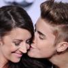 Justin Bieber sur le tapis rouge avec sa mère Pattie Mallette lors de la cérémonie des American Music Awards à Los Angeles le 18 novembre 2012.