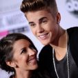 Justin Bieber avec sa mère Pattie Mallette à la cérémonie des American Music Awards à Los Angeles le 18 novembre 2012.