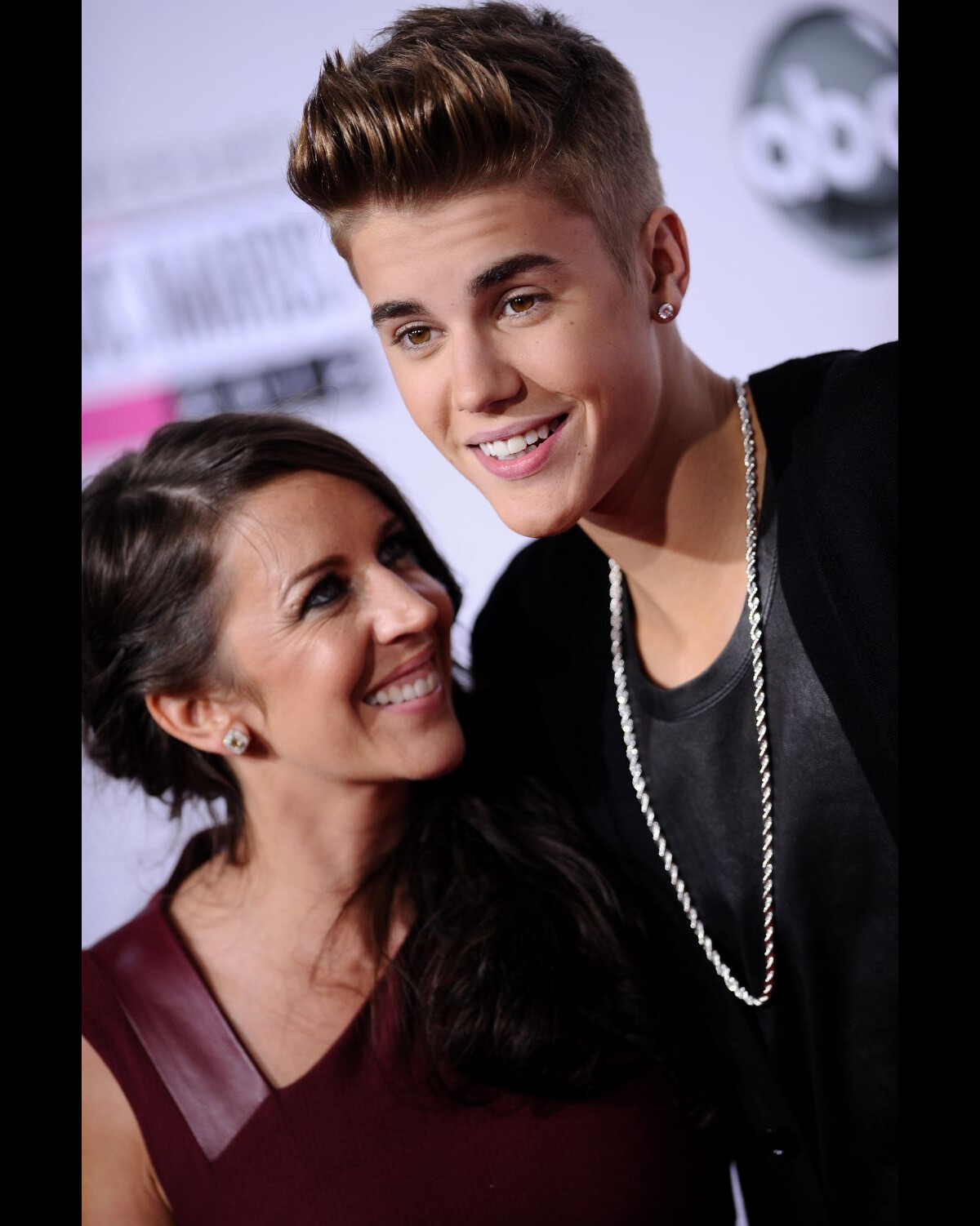 Vidéo : Justin Bieber avec sa mère Pattie Mallette à la cérémonie des