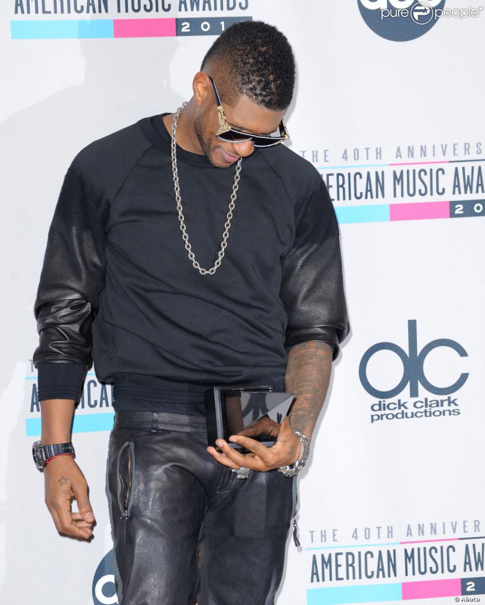 Usher à la cérémonie des American Music Awards à Los Angeles le 18 novembre 2012.