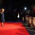 Naomi Watts face aux photographes lors de l'avant-première britannique de The Impossible au BFI Imax de Londres, le 19 novembre 2012.