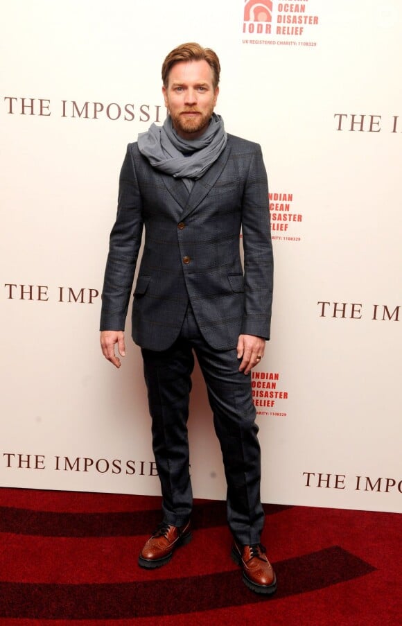 Ewan McGregor, classe façon Ecossais, lors de l'avant-première britannique de The Impossible au BFI Imax de Londres, le 19 novembre 2012.