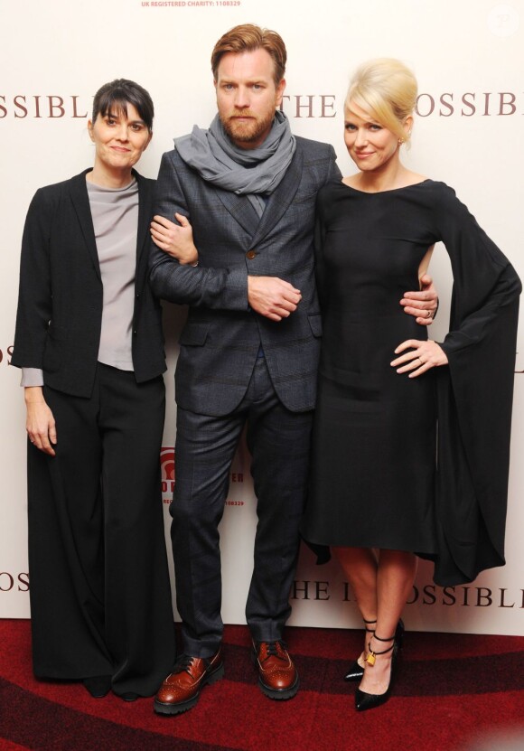 Maria Belon, Ewan McGregor et Naomi Watts lors de l'avant-première britannique de The Impossible au BFI Imax de Londres, le 19 novembre 2012.