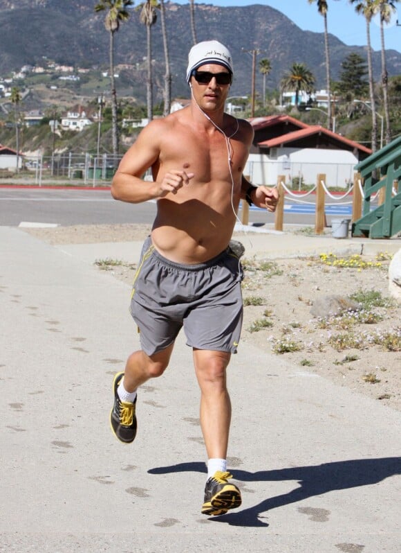 Matthew McConaughey en plein jogging à Los Angeles le 23 janvier 2011
