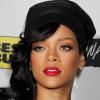 Rihanna, très en beauté pour rencontrer ses fans au Best Buy Theater à célébrer la sortie de son septième album, Unapologetic. New York, le 20 novembre 2012.