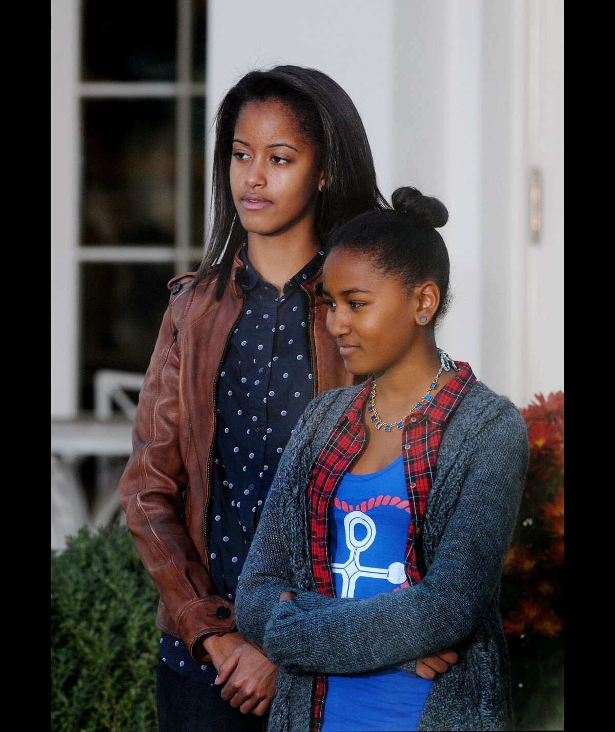Photo : Sasha et Malia Obama dans les jardins de la Maison Blanche ont ...