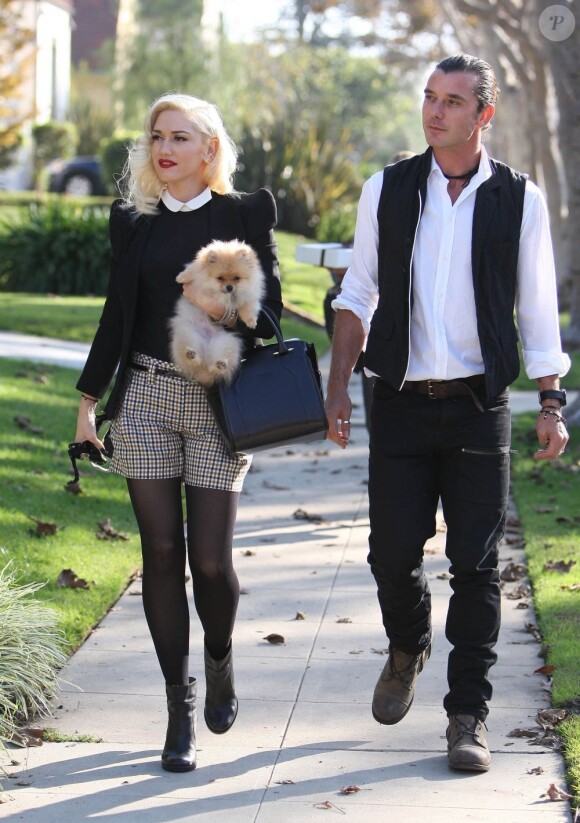 Thanksgiving se fête et Gwen Stefani applique la tradition à la règle, arrivant chez ses parents en compagnie de son mari Gavin Rossdale et de leurs deux garçons Kingston (6 ans) et Zuma (4 ans). Los Angeles, le 22 novembre 2012.