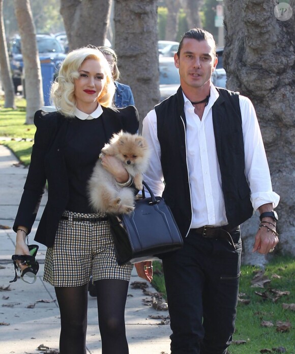 Gwen Stefani se rend chez ses parents en compagnie de son mari Gavin Rossdale pour célébrer Thanksgiving. Los Angeles, le 22 novembre 2012.