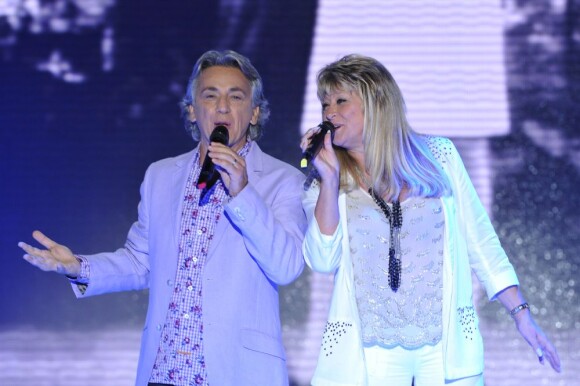Peter et Sloane lors de l'émission Vivement dimanche enregistrée le 9 octobre dernier, et durant laquelle le chanteur a annoncé son départ à sa partenaire.