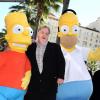 Matt Groening, accompagnés de Bart et son père Homer sur le Hollywood Walk of Fame, le 14 février 2012.