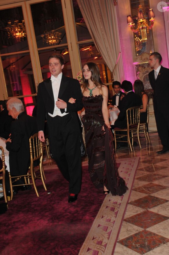 Zoe Bleu, fille de Rosanna Arquette, présentée au Bal des débutantes à Paris à l'hôtel de Crillon le 24 novembre 2012.