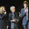 Grand Prix de la musique symphonique (jeune compositeur) : Fabien Waksman, entouré de Louise Ekland et Dave à la remise des Grands Prix de la Sacem au Casino de Paris, le 26 novembre 2012.