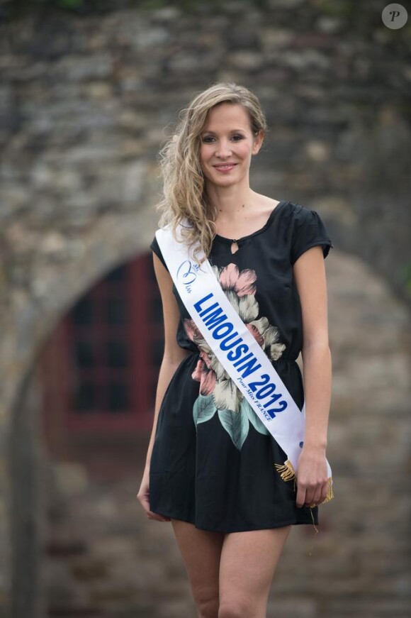 Sandra Longeaud, Miss Limousin, candidate pour Miss France 2013, le 8 décembre 2012 sur TF1