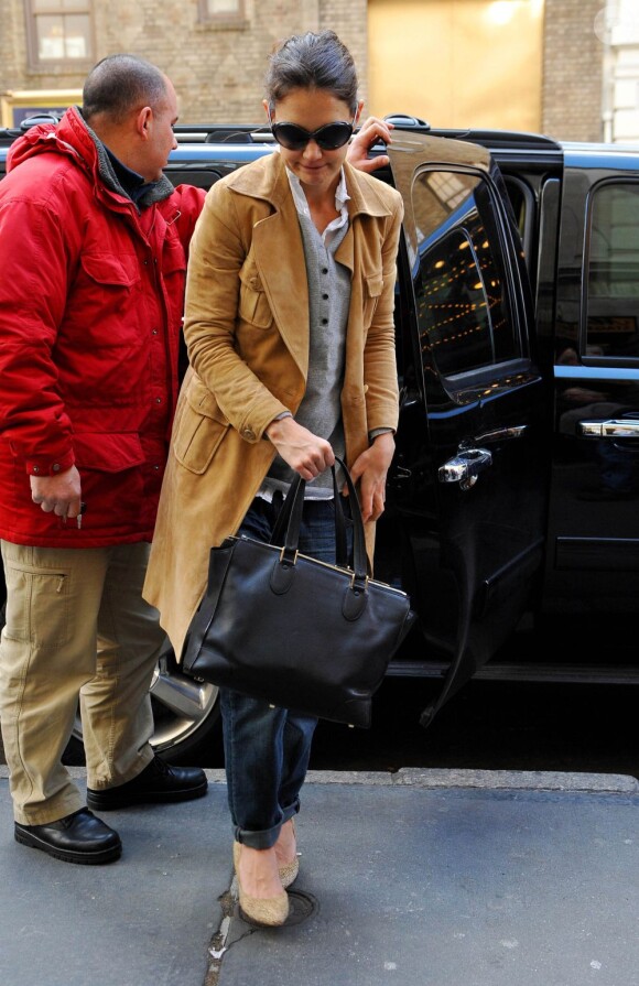L'actrice Katie Holmes se rend au théâtre à New York le 28 novembre 2012.