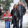 Martin Kristen et les enfants d'Heidi Klum font du shopping pour Noël le 29 novembre 2012 dans un quartier de Los Angeles