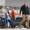 Reese Witherspoon, très proche de ses enfants Ava et Deacon, et son mari Jim Toth, vont déjeuner au restaurant à Venice, le 2 décembre 2012.