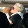 Pink : une maman poule avec sa fille Willow arrivent à l'aeroport du Bourget le 1er Décembre 2012, au Bourget