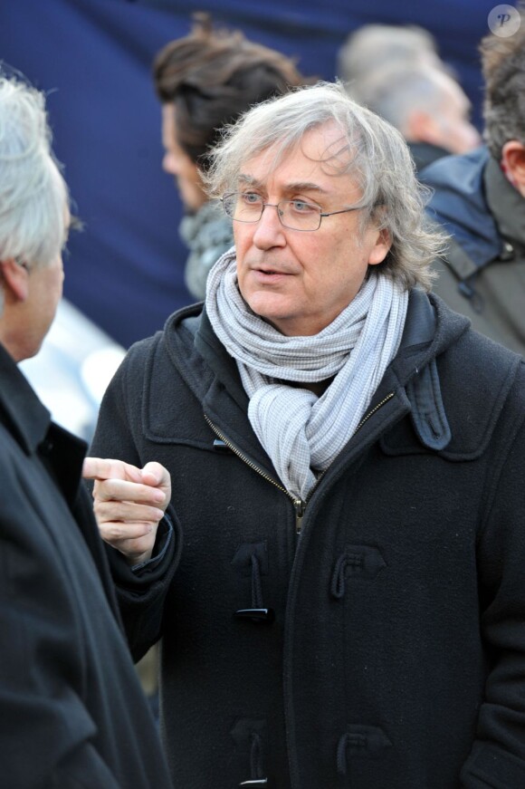 Le dessinateur Plantu assiste aux obsèques de Erik Izraelewicz, ancien directeur du journal Le Monde, au Père Lachaise à Paris, le 4 decembre 2012.