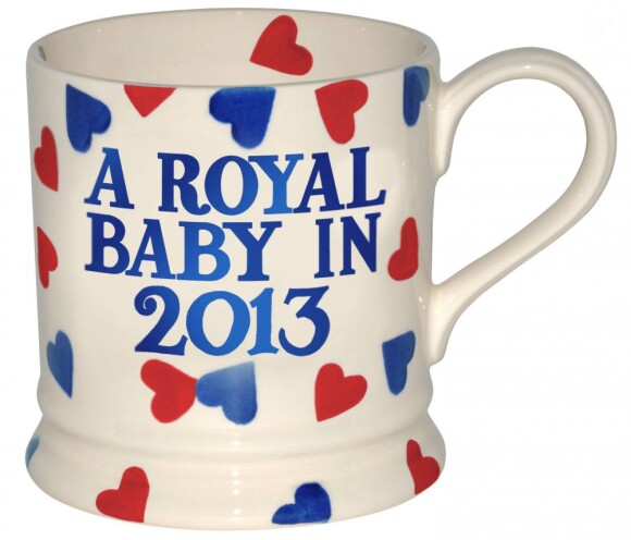 A peine la grossesse de Kate Middleton était-elle annoncé que déjà un mug en l'honneur du futur bébé du duc et de la duchesse de Cambridge faisait son apparition à Londres (4 décembre 2012).