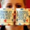 L'arrivée du bébé de Kate Middleton et du prince William fait marcher le business : à peine la grossesse annoncée, déjà des mugs font leur apparition, comme ceux-ci, faits par The Emma Bridgewater Pottery à Stoke On Trent, le 5 décembre 2012.