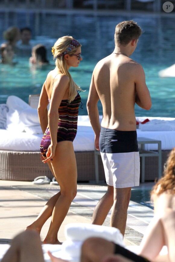 River Viiperi et Paris Hilton son inséparables ! Miami le 7 décembre 2012.