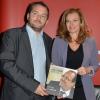Valérie Trierweiler présentait et dédicaçait son livre François Hollande Président en compagnie du photographe Stéphane Ruet à la FNAC d'Angers le 8 décembre 2012