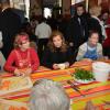 Valérie Trierweiler a passé sa journée du 8 décembre 2012 dans sa ville natale d'Angers où elle a participté à des activités solidaires de Noël, au Téléthon et a visité le marché de Noël