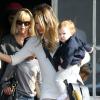 Jessica Alba et ses filles Honor et Haven vont déjeuner dans un restaurant de Los Angeles, Tavern, un établissement aimé des stars. Le 9 décembre 2012