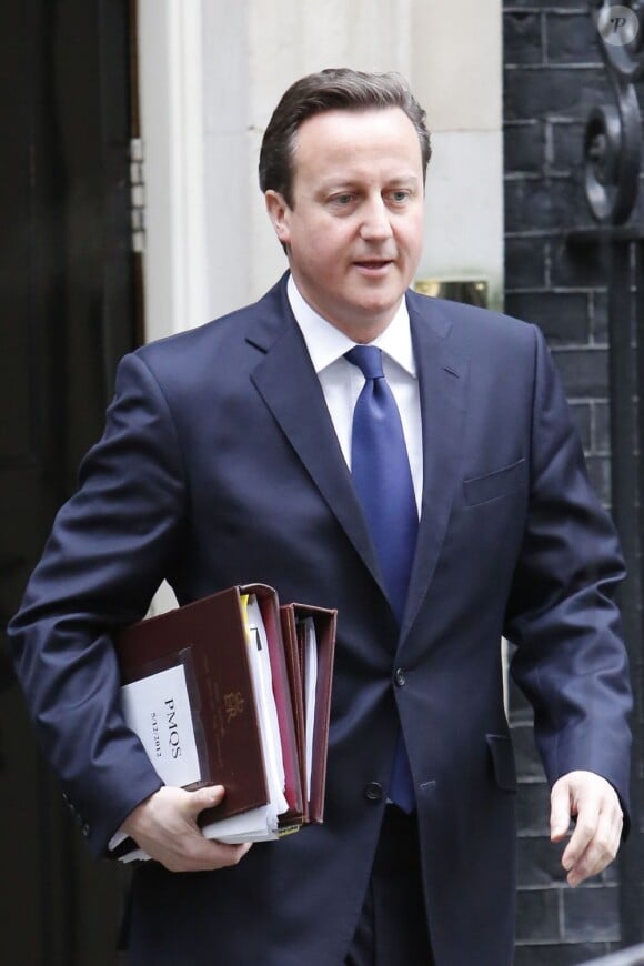Le premier ministre britannique quitte son bureau au 10 Downing Street à Londres. Le 5 décembre 2012.