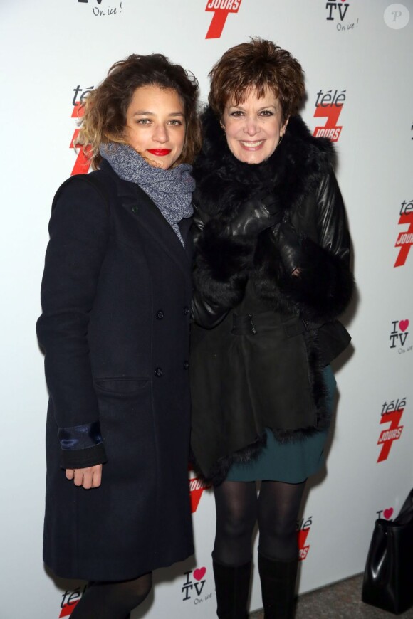 Catherine Laborde et sa fille à la soirée 'I love TV on Ice' au Grand Palais des Glaces à Paris, le 12 décembre 2012