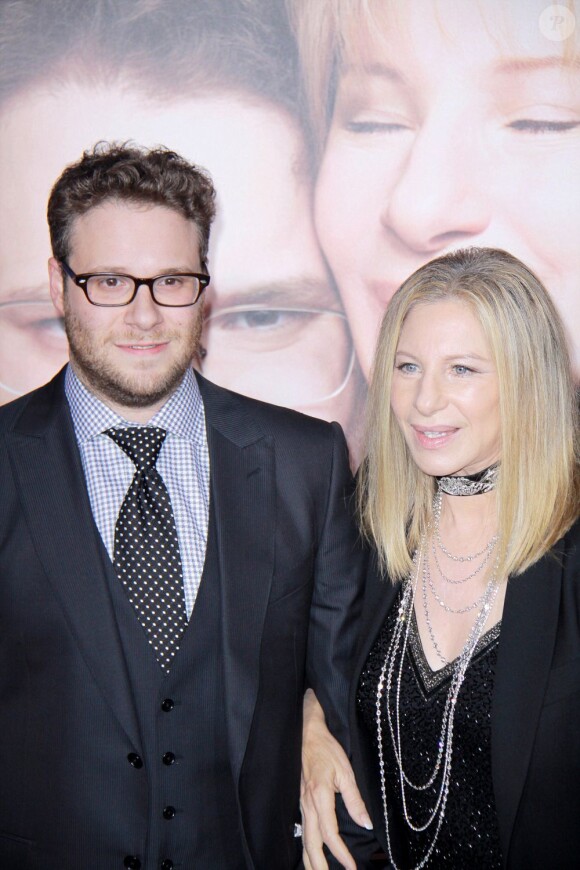 Barbra Streisand et Seth Rogen lors de la première de The Guilt Trip, organisée par Paramount Pictures au Regency Village Theatre (Westwood), le 11 décembre 2012.
