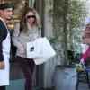 Rebecca Gayheart va déjeuner au restaurant avec Eric Dane et leur fille Billie à Los Angeles, le 13 décembre 2012.