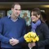 Kate Catherine Middleton (enceinte), duchesse de Cambridge, et le prince William quittent l'hopital, le 6 Decembre 2012. Kate a été hospitalisée 3 jours à l'hôpital King Edward VII pour des nausées.