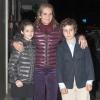 L'infante Elena d'Espagne avec ses enfants Victoria et Felipe pour fêter son 49e anniversaire, à Madrid le 20 décembre 2012