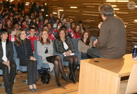Letizia d'Espagne au 36e Salon du livre jeunesse de Madrid, le 21 décembre 2012.