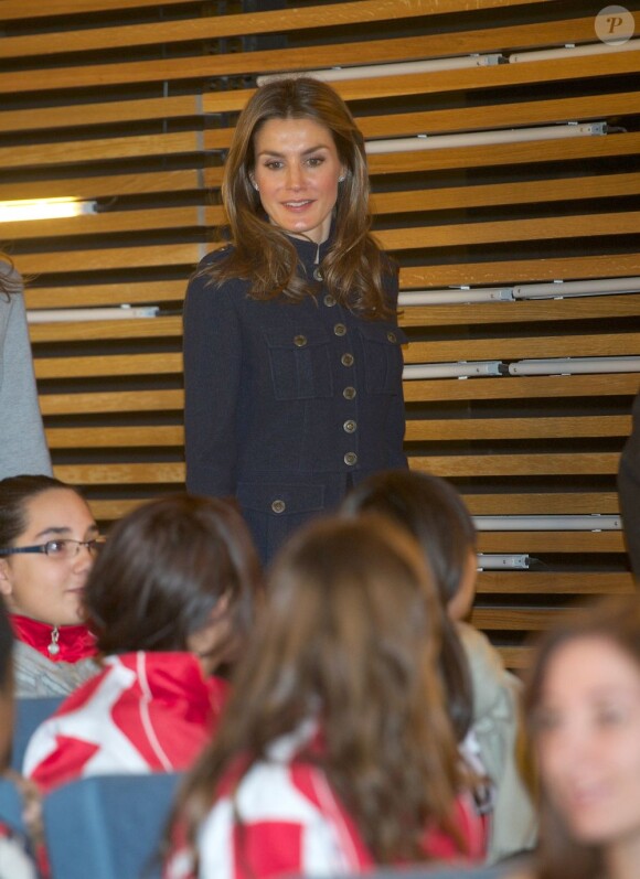 Letizia d'Espagne au 36e Salon du livre jeunesse de Madrid, le 21 décembre 2012.