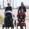 Exclusif - Belle journée pour Anna Paquin qui se promène avec ses enfants en compagnie d' une amie à Venice Beach Le 22 decembre 2012