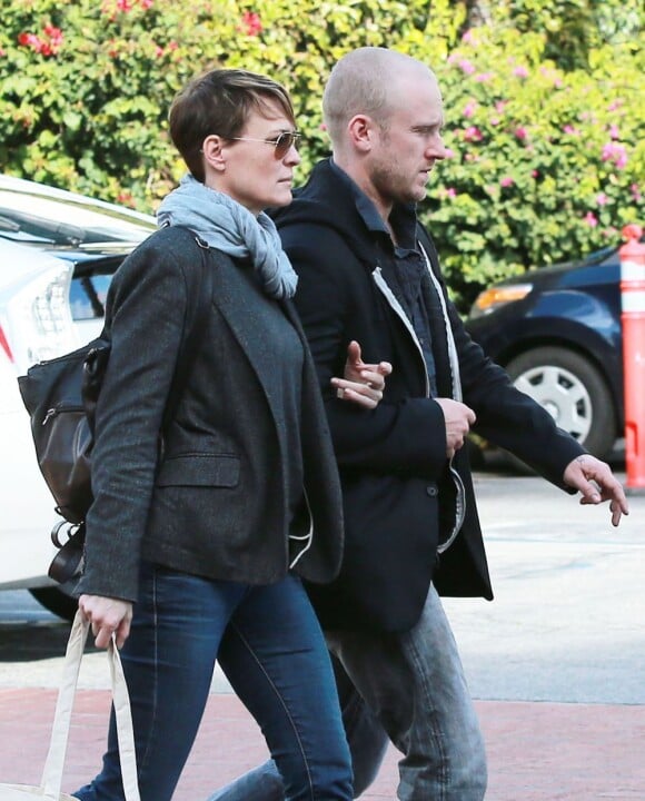 Robin Wright et son petit ami Ben Foster font du shopping à la boutique Fred Segal à Santa Monica, le 23 décembre 2012.