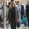 Lisa Kudrow arrive à l'aéroport de Los Angeles, le 23 décembre 2012.