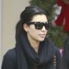 Kim Kardashian complète sa panoplie beauté au salon Beverly Hills Nail Design. Le 24 décembre 2012.