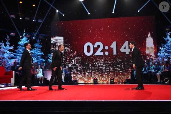 Nikos Aliagas, Michaël Youn et Titoff dans Le 31 tout est permis avec Arthur sur TF1 le 31 décembre 2012 sur TF1