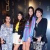 Kourtney Kardashian, Kylie Jenner, Kendall Jenner et Kris Jenner à New York le 24 avril 2012.